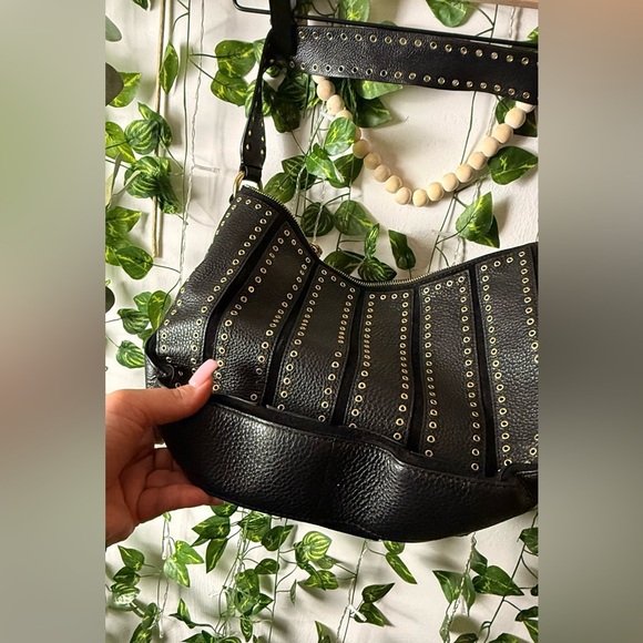 Michael Kors Brooklyn Large Grommet Convertible Hobo Black Leather Bag - Picture 13 of 16